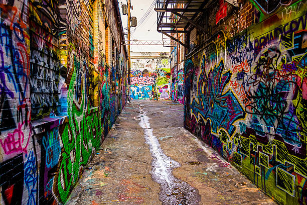 graffiti alley
